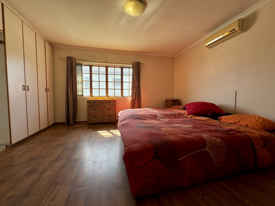 6 Bedroom Property for Sale in Haasendal Western Cape